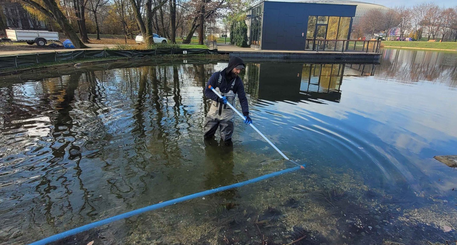 "Krakowskie Malediwy", wielkie, jesienne sprzątanie... stawu