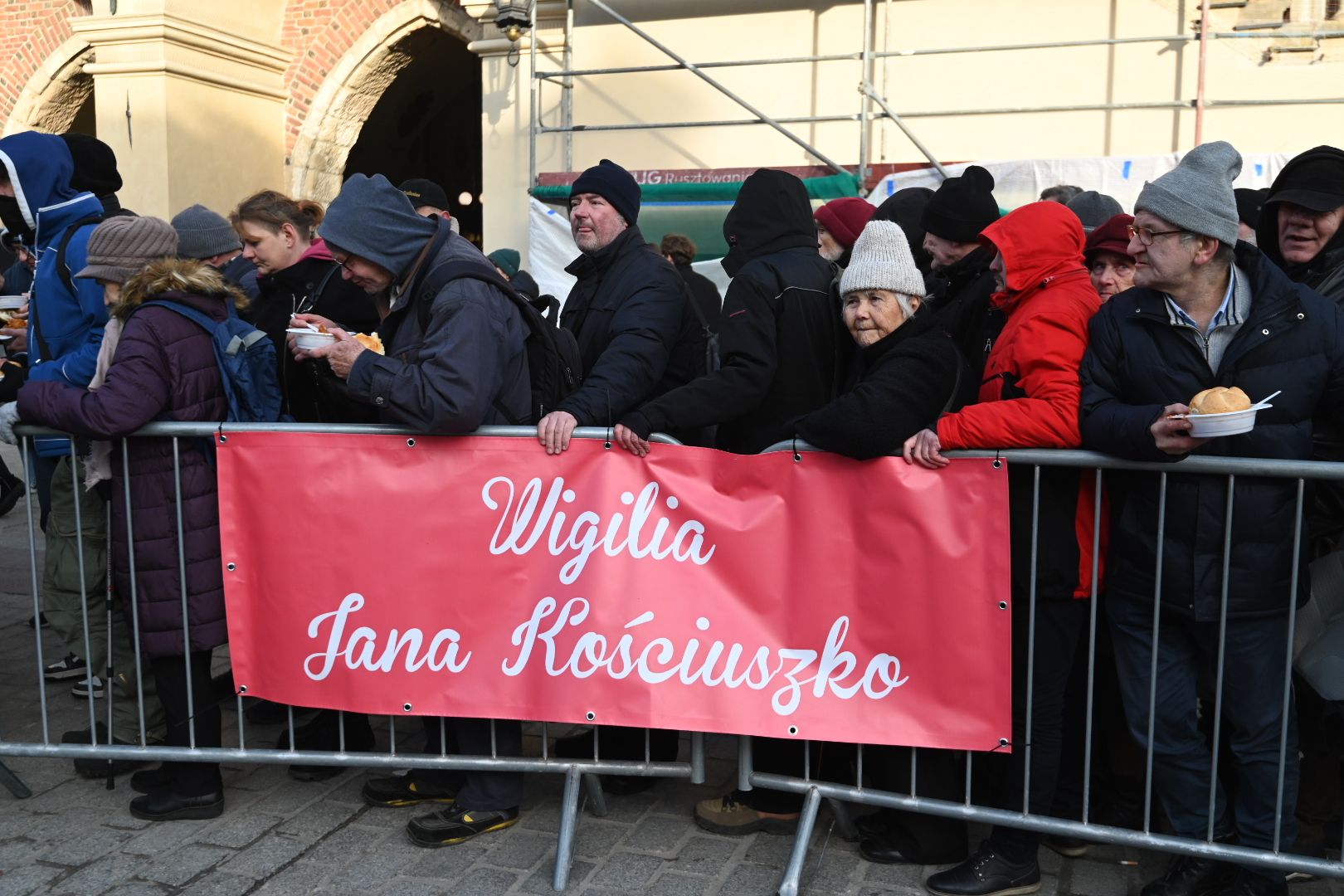 Tu Nie Dzielą Ludzi Na „lepszych” I „gorszych”, Wielka Wigilia Dla ...