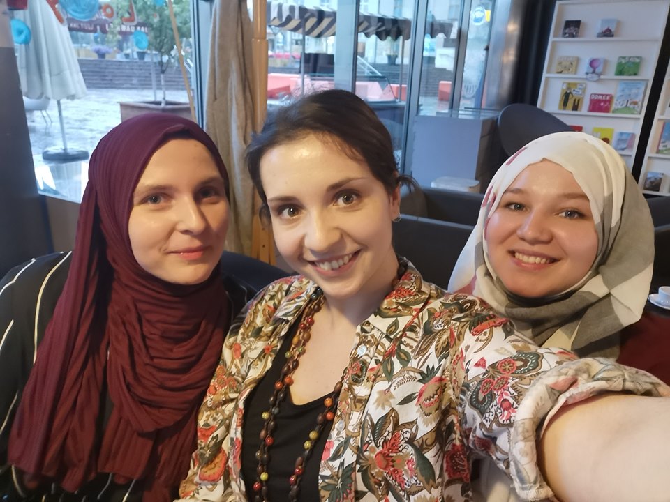 Wyjątkowi goście "Wieczornika damskiego": muzułmanka-blogerka, strażaczka... rabinka