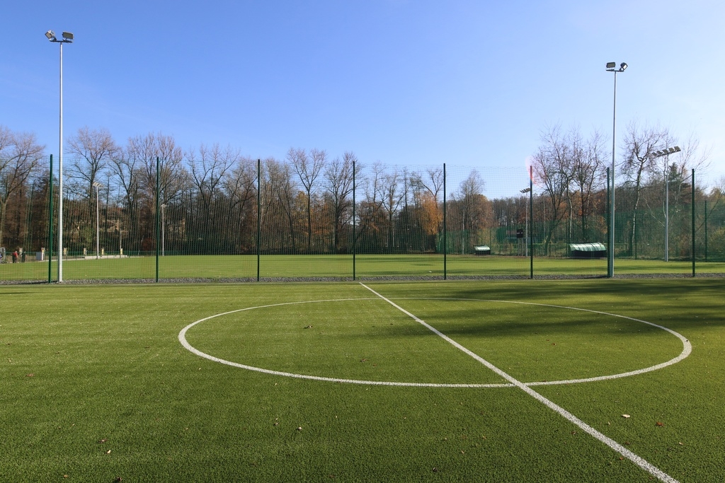 Kraków wprowadza monitoring na szkolnych boiskach