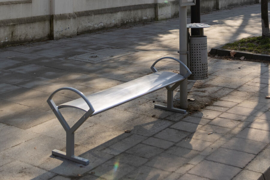 W Krakowie instalują nowe kosze na śmieci - odporniejsze na wandali