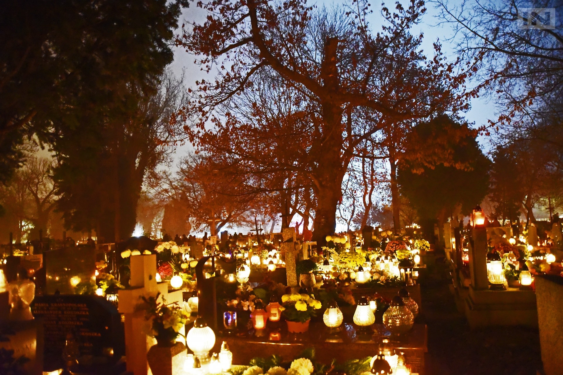 W Krakowie wzrost liczby pogrzebów o 70%. Kłopoty z organizacją pochówków