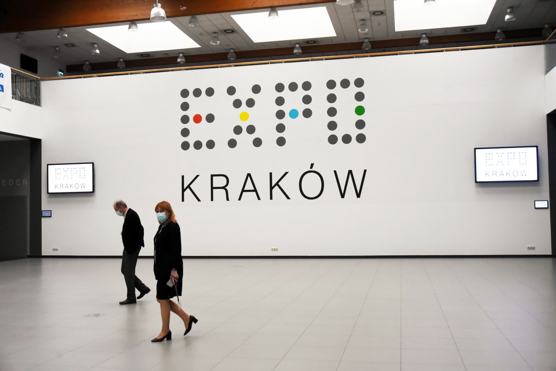 Rozpoczęła się budowa szpitala tymczasowego w halach EXPO