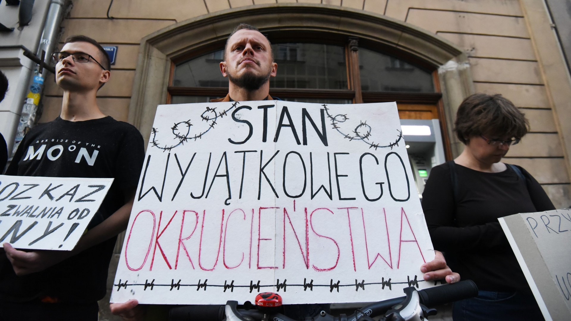 Haniebne działania polskich władz. Protest w Krakowie 27.09.2021